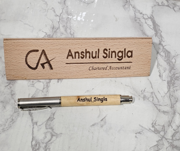 Personalized Wooden Pen Stand